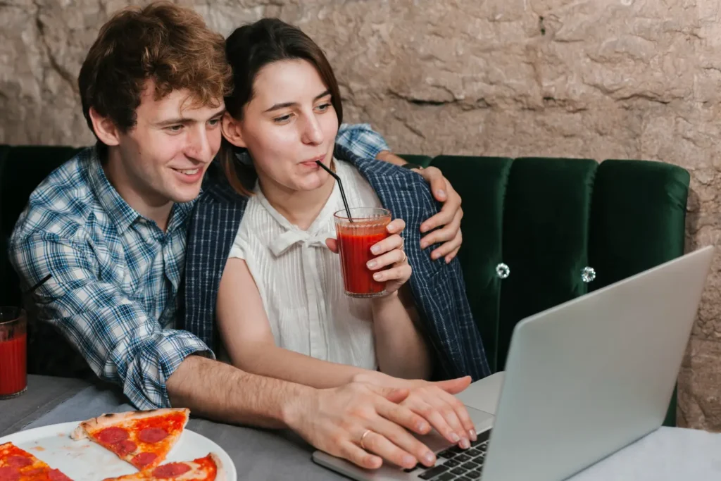 5 Creative Ways to Make Relationships More Fun Online​